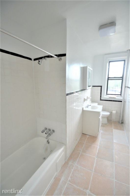 Foto del edificio - 4 br, 1 bath  - 560 W 148th St