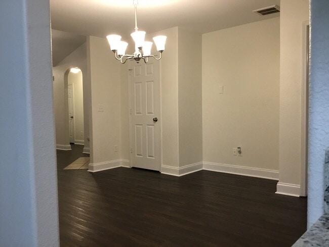 Foto del edificio - 4817 Bridgton Pl Dr