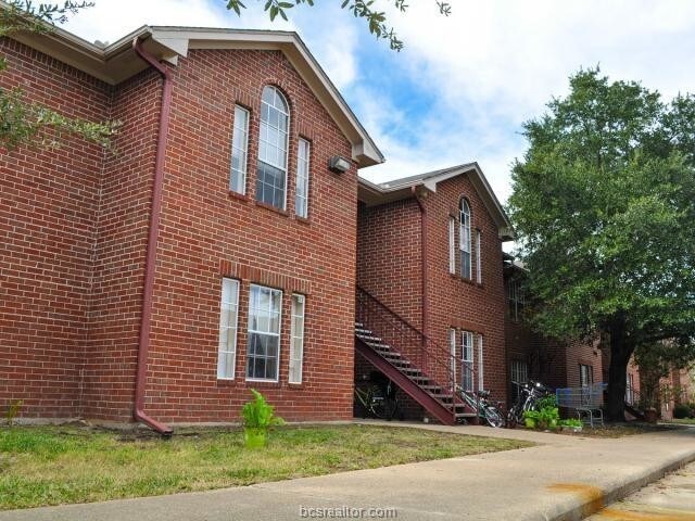 Primary Photo - 701 Balcones Dr