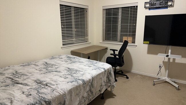Foto del edificio - 3711 Lincoln Ct NE