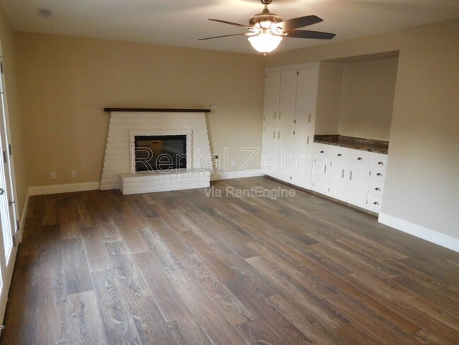 Building Photo - 2877 El Camino Real