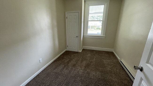 Building Photo - 128 College Cir