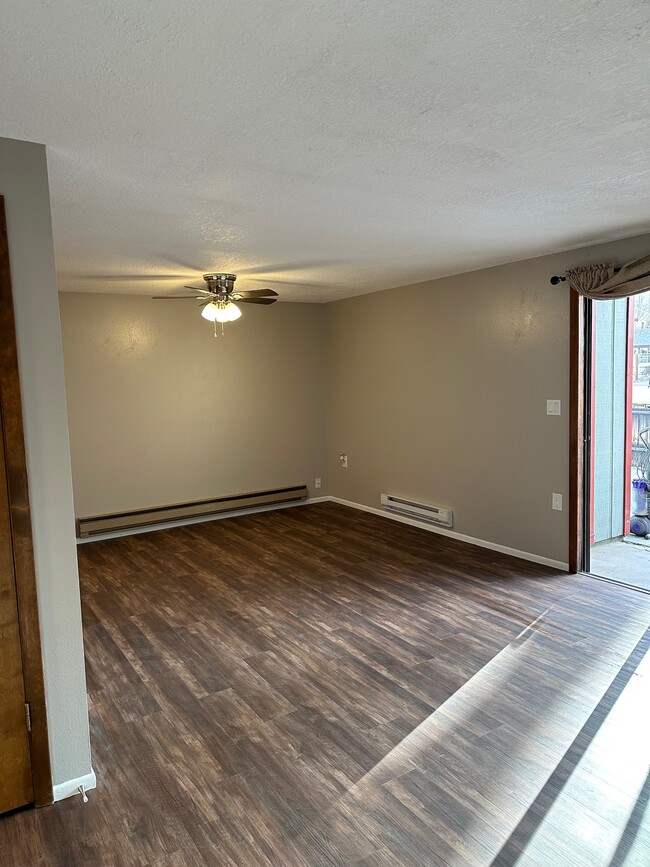 Living area - 301 S Gunnison Ave