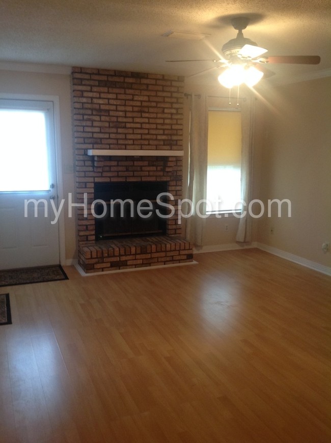 Building Photo - 3883 Sail Wind Dr