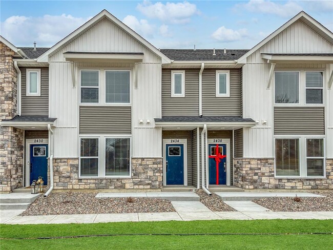 Building Photo - 2434 N Blossom Cir