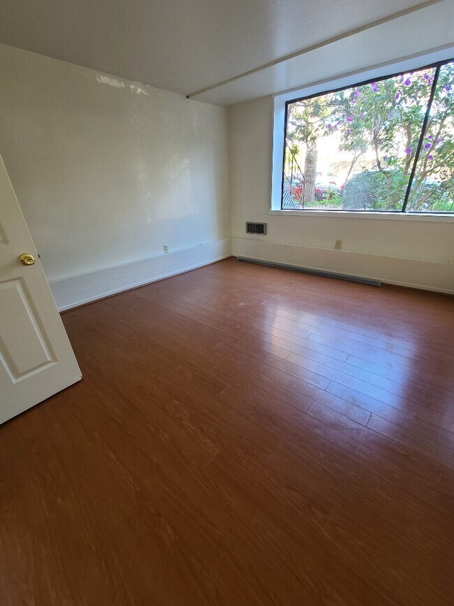 Building Photo - 2118 McKinley Ave