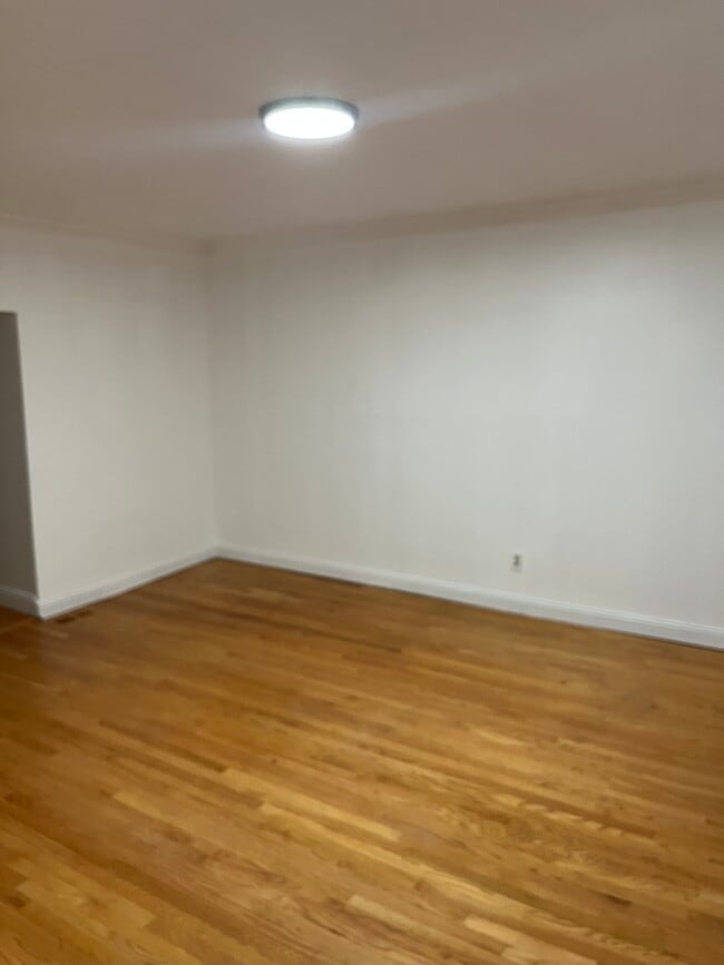Foto del edificio - 1716 W Cermak Rd