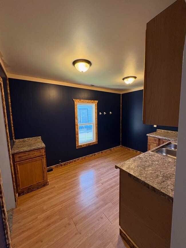 Building Photo - 627 Houser Dr