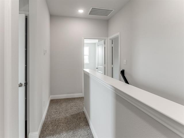 Foto del edificio - 427 Magellan Rd