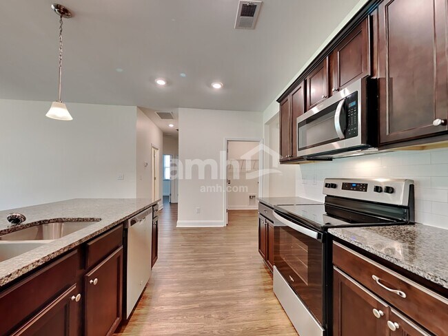 Building Photo - 116 Sweet Gum Dr