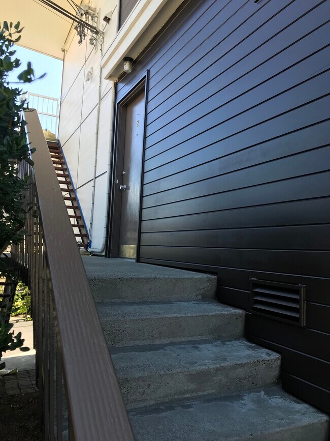 Foto del edificio - 2012 Thorndyke Ave W