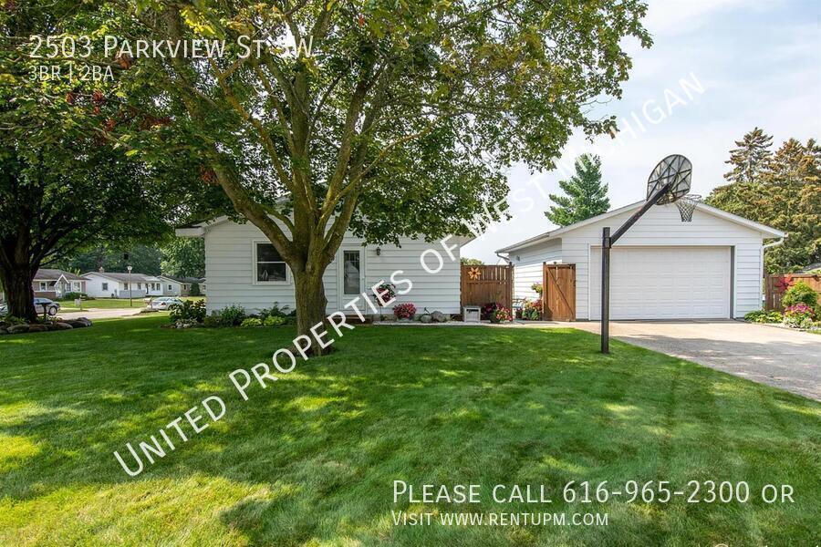 Building Photo - Available Now | 3 bedroom 2 Bath Single Fa...