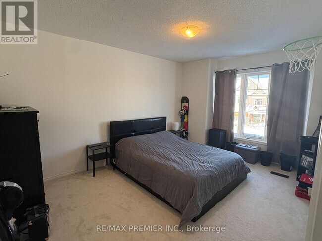 Building Photo - 1001 Abram Ct