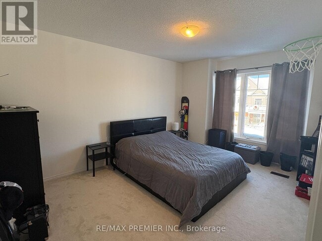 Photo du bâtiment - 1001 Abram Ct