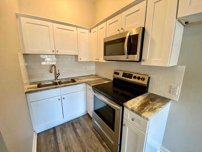 Foto del edificio - 1302 N Maple St