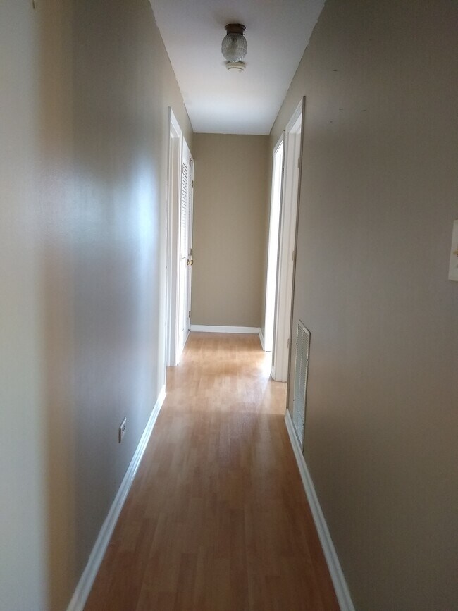 Hallway - 1426 Stonebridge Cir