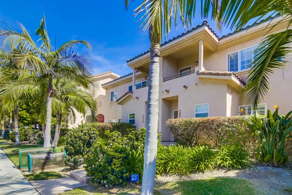 Primary Photo - 3957 Riviera Drive
