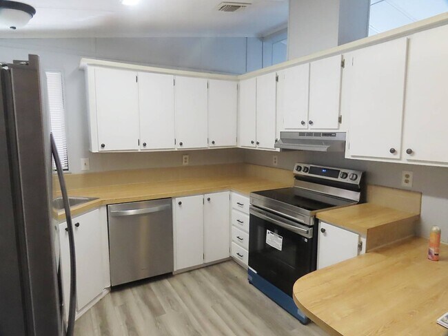 Foto del edificio - 1077 Quail Dr