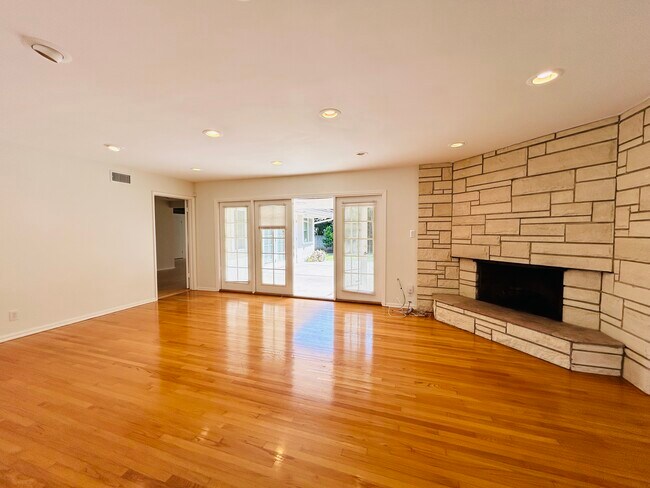 Foto del edificio - 1487 Allenford Ave