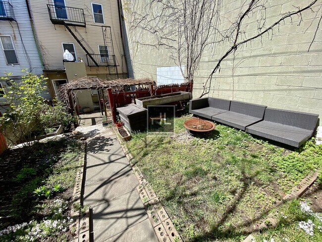 Foto del edificio - 125 28TH STREET 1