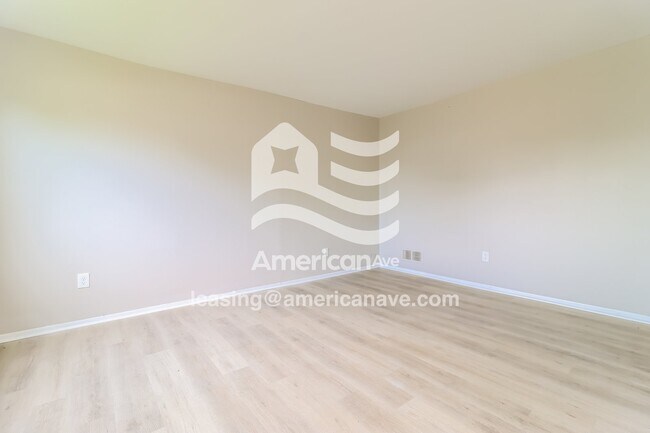 Foto del edificio - 21261 Abrahm St