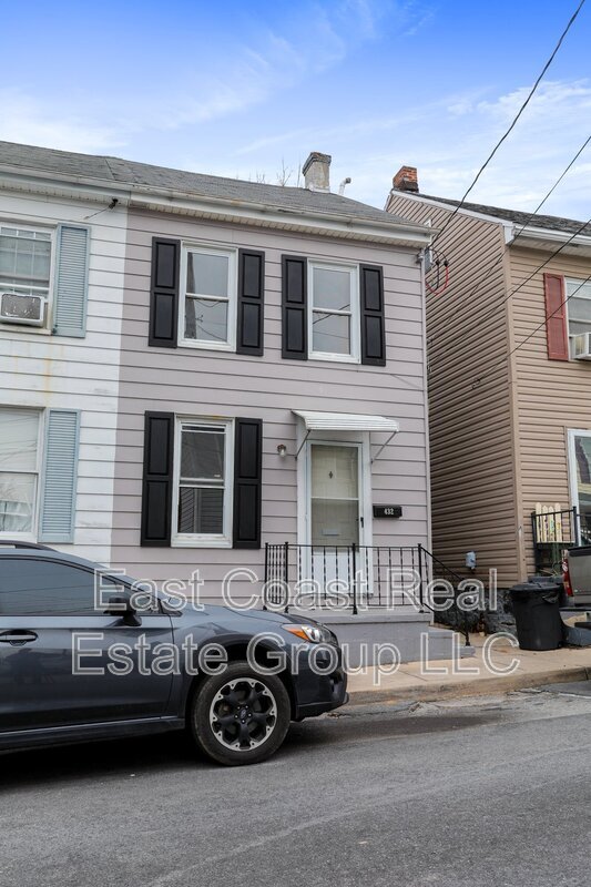 Building Photo - 432 Mechanic St