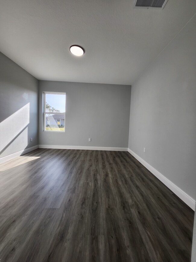 Foto del edificio - 6918-6920 Dickinson Dr