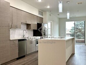 Building Photo - 3500 S Corona St