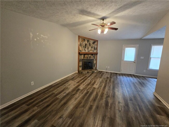 Building Photo - 6520 Applewhite Rd