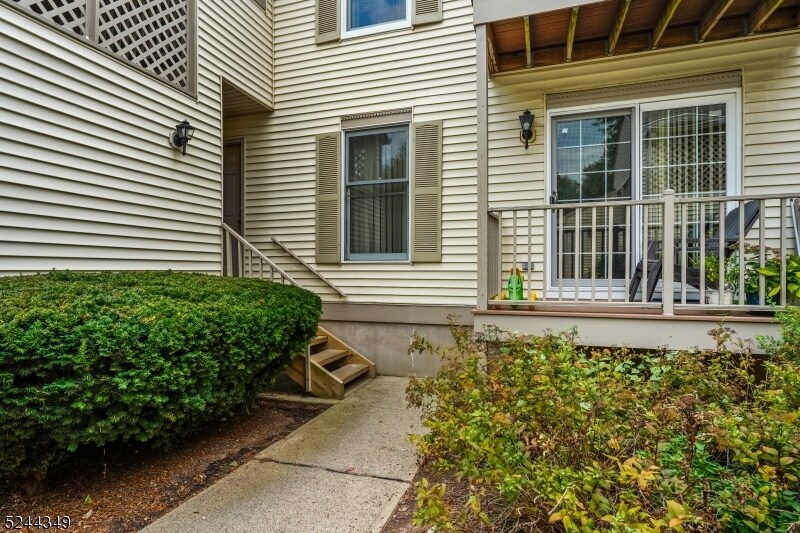 15 Commonwealth Dr, Bernards, NJ 07920 Room for Rent in Bernards, NJ