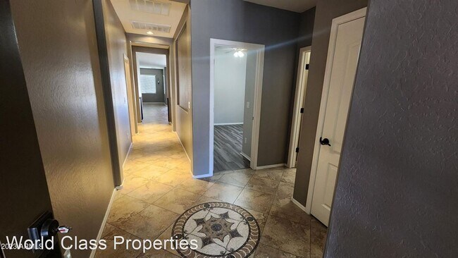 Foto del edificio - 3 br, 2 bath House - 4108 E Velasco St