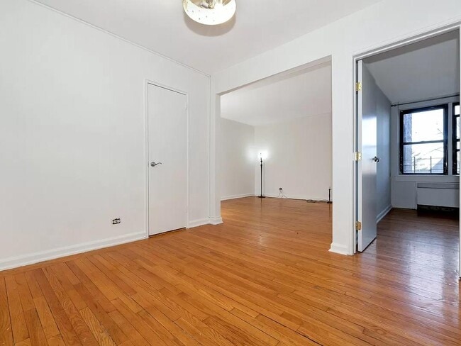 Building Photo - 445 W 240th St