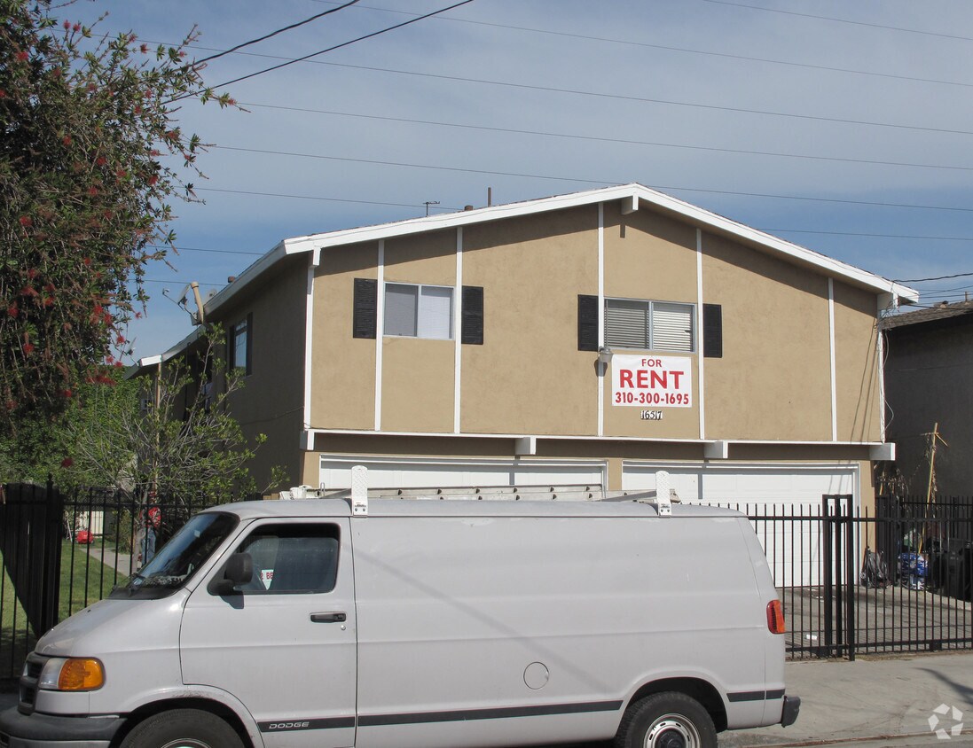 Building Photo - 16517 S Denver Ave