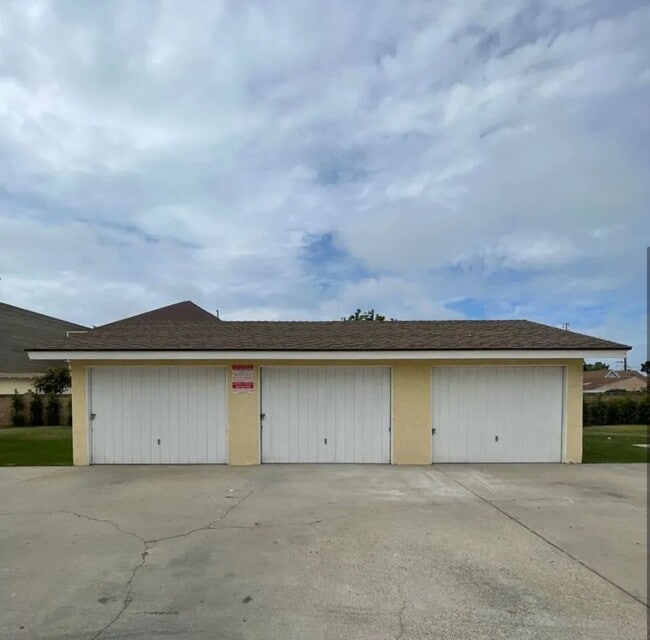 Foto del edificio - 227-233 Wolff Street