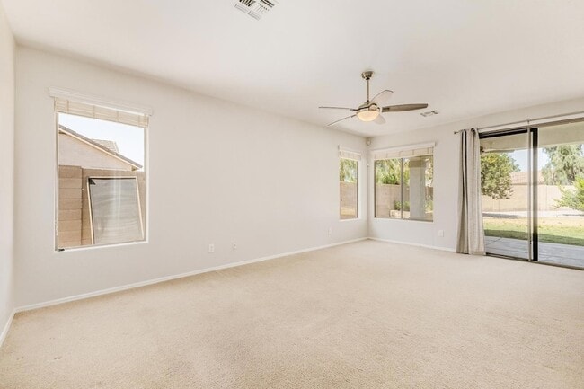 Foto del edificio - 3494 E Hampton Ln