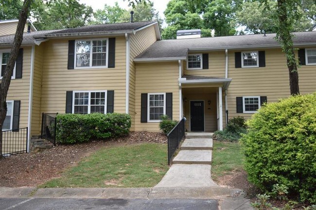 Building Photo - 3920 Riverlook Pkwy SE