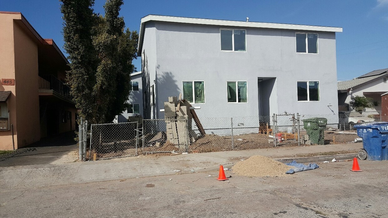 Front View - 441 W 89th St