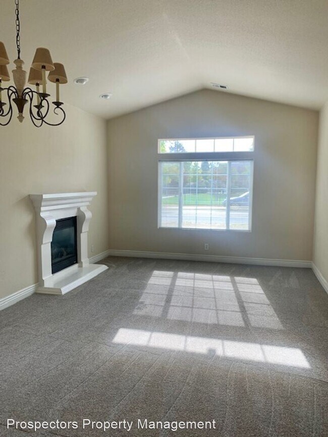 Foto del edificio - 3 br, 2 bath House - 585 Calle Viento