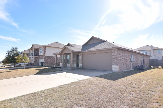 Building Photo - 504 W Libra Dr