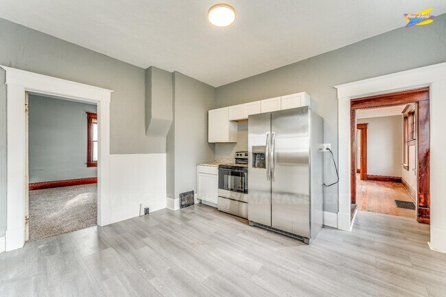 Foto del edificio - 305 N Pennsylvania Ave