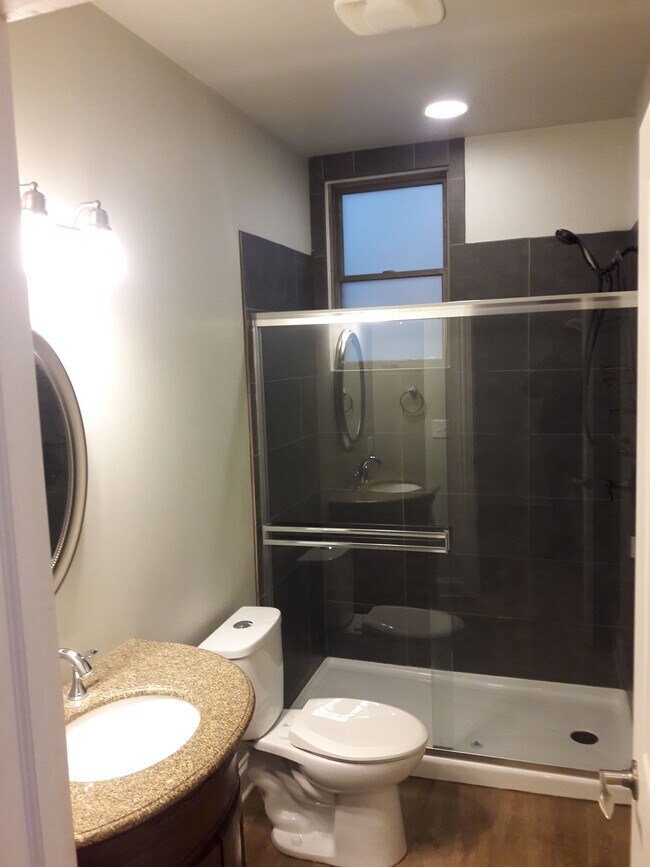 Nice bathroom - 132 N 3rd St