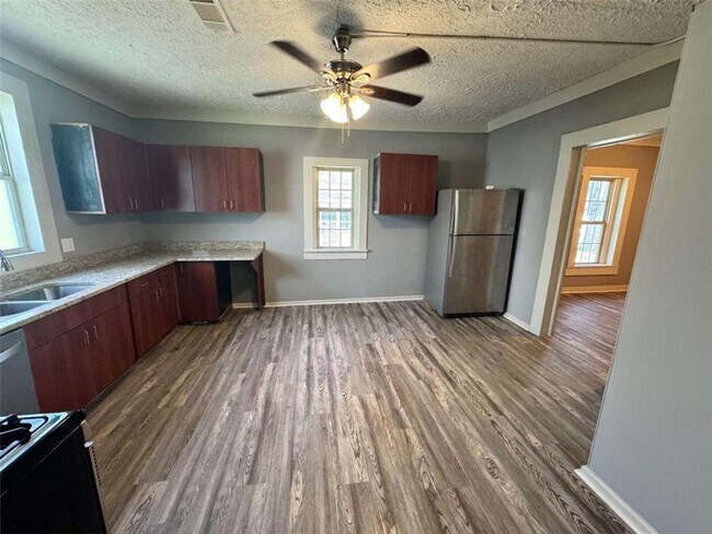 Foto del edificio - 74 M.L.K. Jr Dr