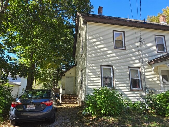 Building Photo - 206 Central St