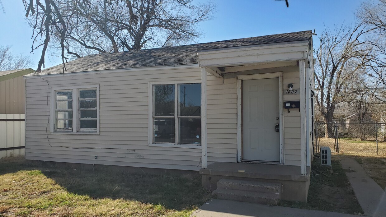 Foto principal - 1607 N Highland St