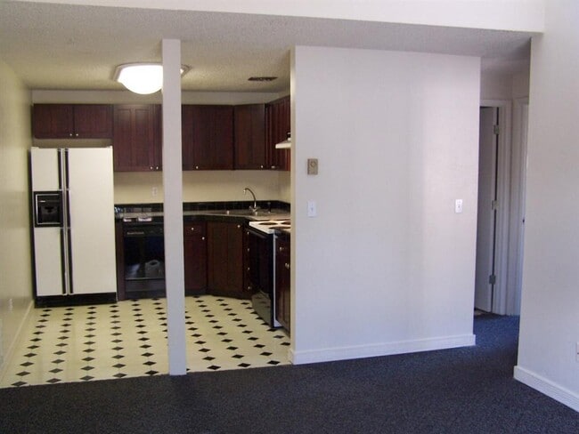 Building Photo - 1700 NE WELLS ACRES ROAD #26, BEND, OREGON...