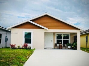 Building Photo - 1434 Las Villas Blvd