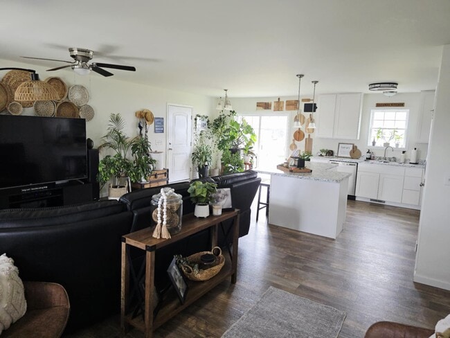 Foto del edificio - 509 Melrose St