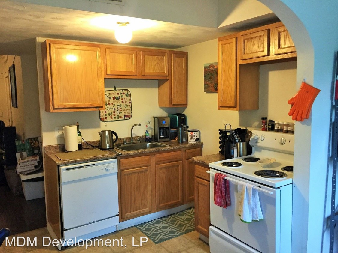 29 Welsford St, Pittsburgh, PA 15213 Room for Rent in Pittsburgh, PA