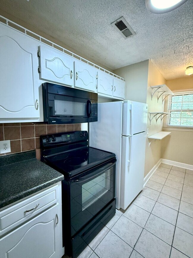 Building Photo - 1 Bedroom Condo On Chapman Mountain