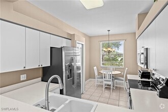 Building Photo - 3800 Sawgrass Way